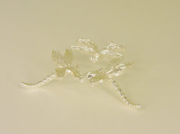Silver small dragonfly sphere stand. Front view