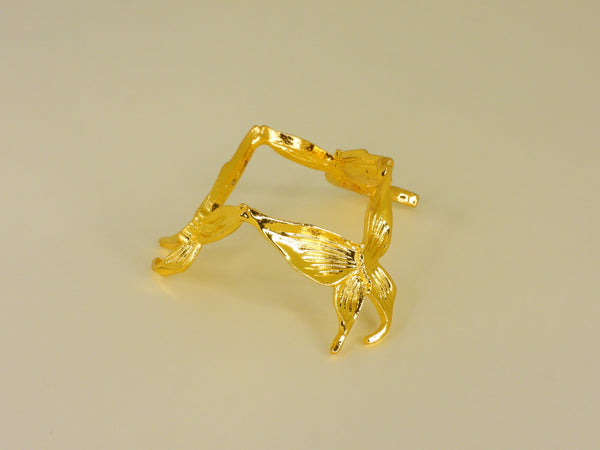 Gold small butterfly sphere stand. Front view