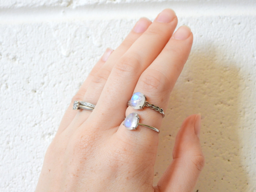 Adjustable discount moonstone ring